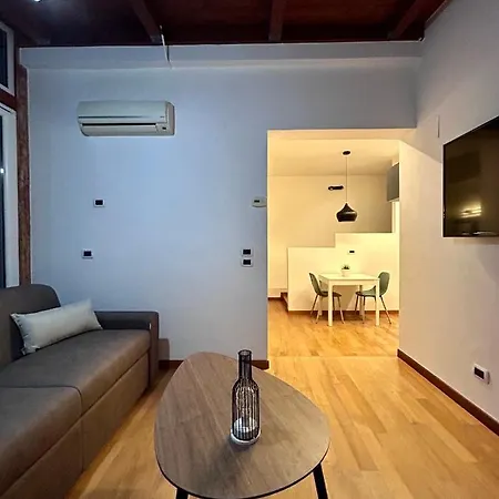 Apartament Isola Rovi *